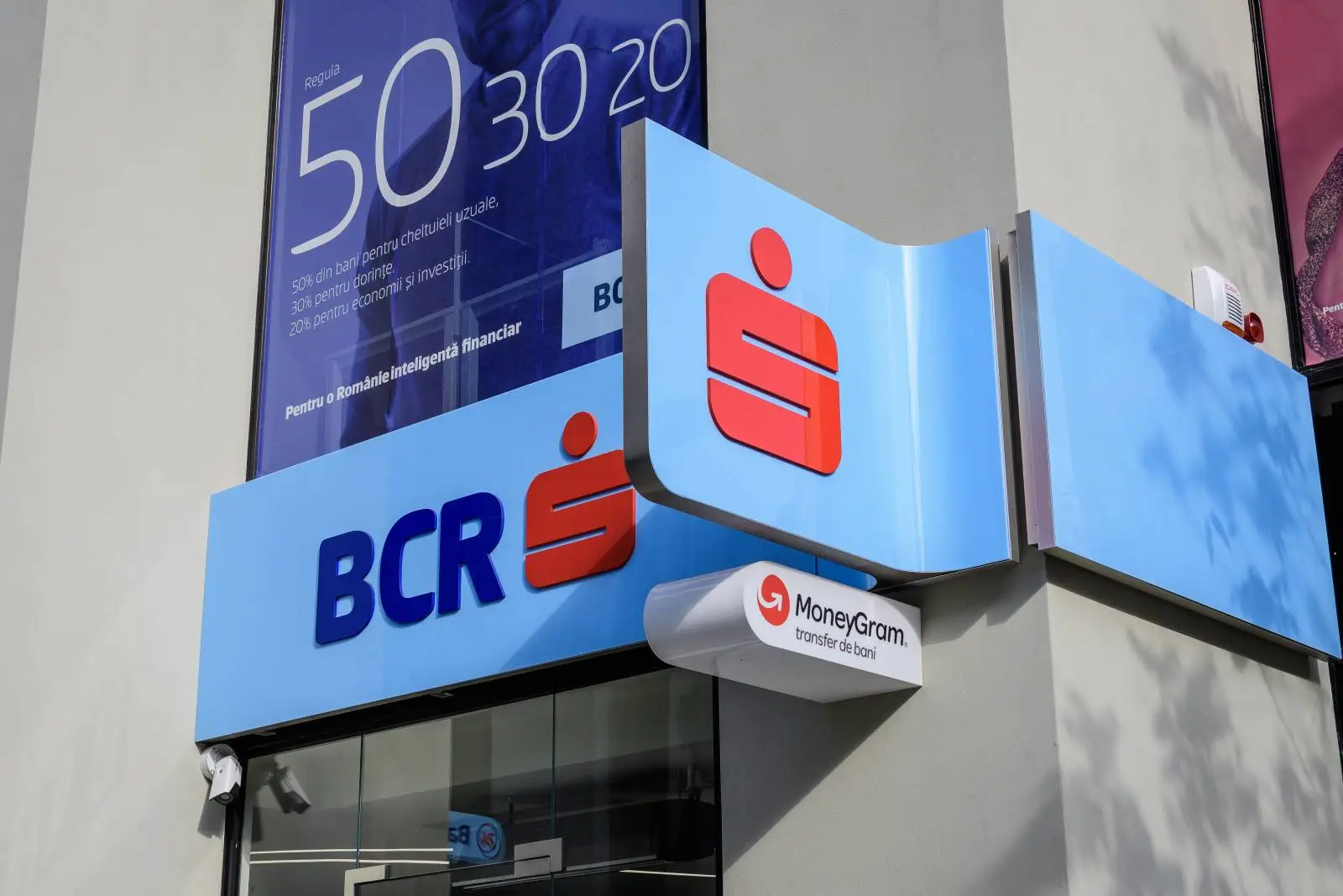 Cum să aplici pentru BCR – Creditul de nevoi personale George rapid și simplu